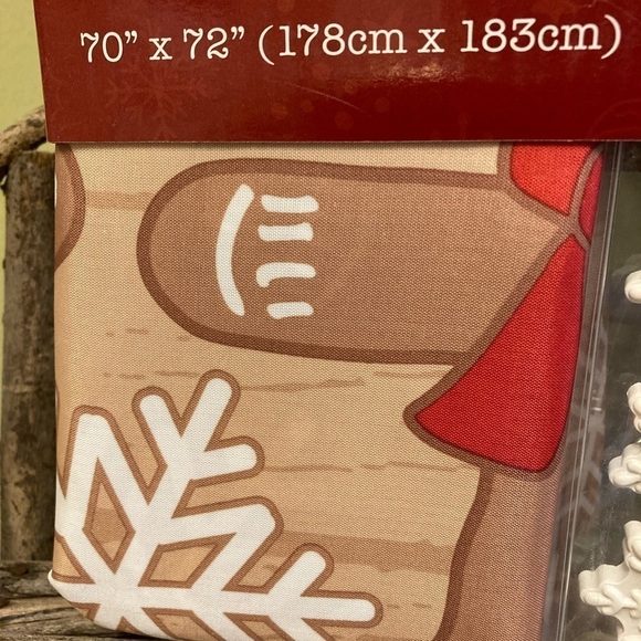 NEW!  HOLLY HOMES CHRISTMAS GINGERBREAD SHOWER CURTAIN W/ RESIN SNOWFLAKE HOOKS - Picture 7 of 10